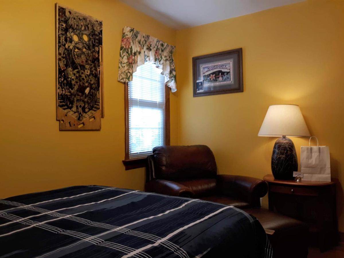 Bed and Breakfast Quiet, Clean House W/ Steel Balls Richmond Exterior foto