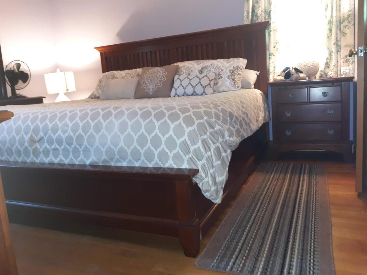 Bed and Breakfast Quiet, Clean House W/ Steel Balls Richmond Exterior foto