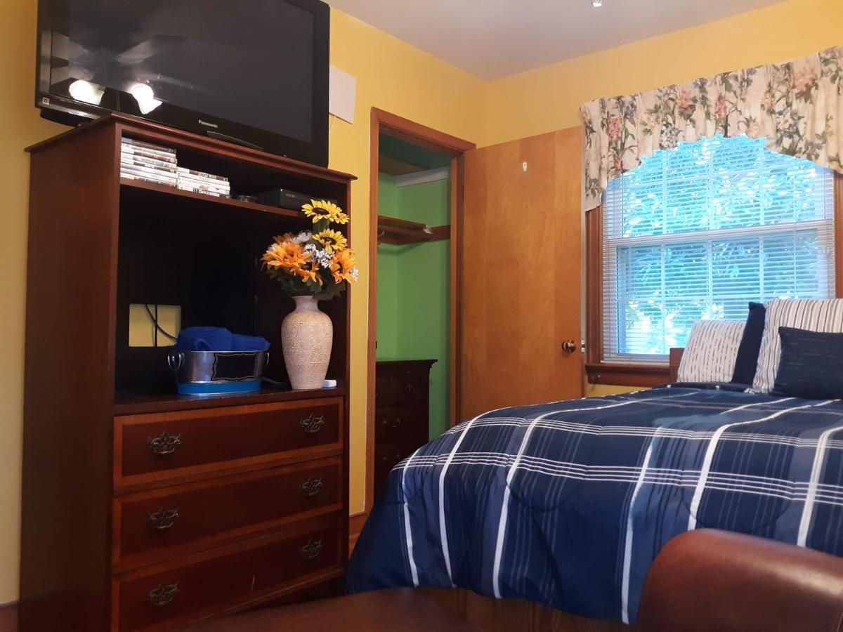 Bed and Breakfast Quiet, Clean House W/ Steel Balls Richmond Exterior foto